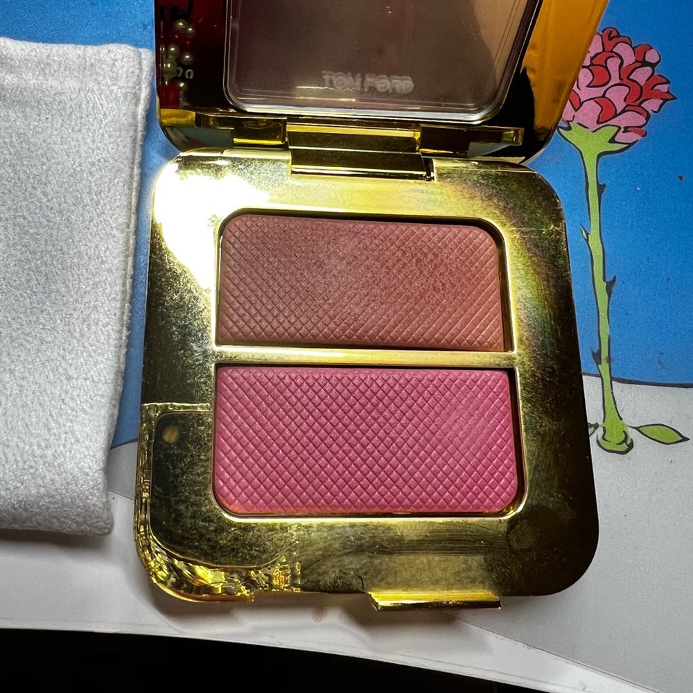 Tom Ford sheer Cheek duo in 05 Lissome